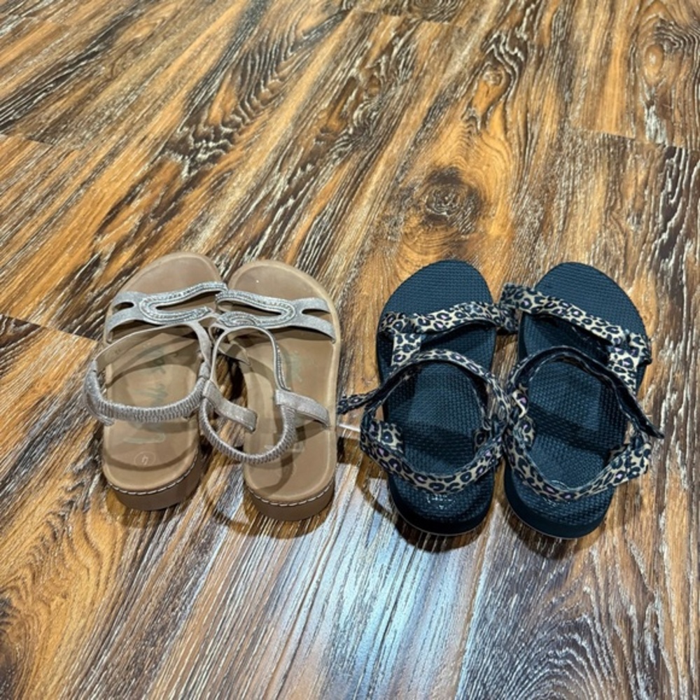 Girls‎ Size 4 Rose Gold Beaded Sandals & Black Leopard-Print Shoes Big Kids